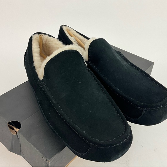 UGG Men’s Black Suede Loafers US size 16 NIB READ - Picture 7 of 10